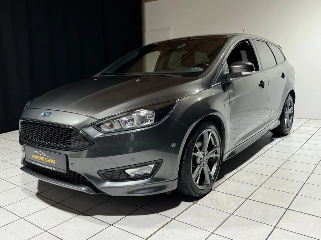 Photo 1 : Ford Focus 2018 Petrol