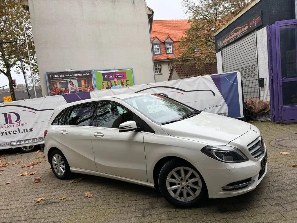 Photo 1 : Mercedes-benz Classe B 2015 Petrol