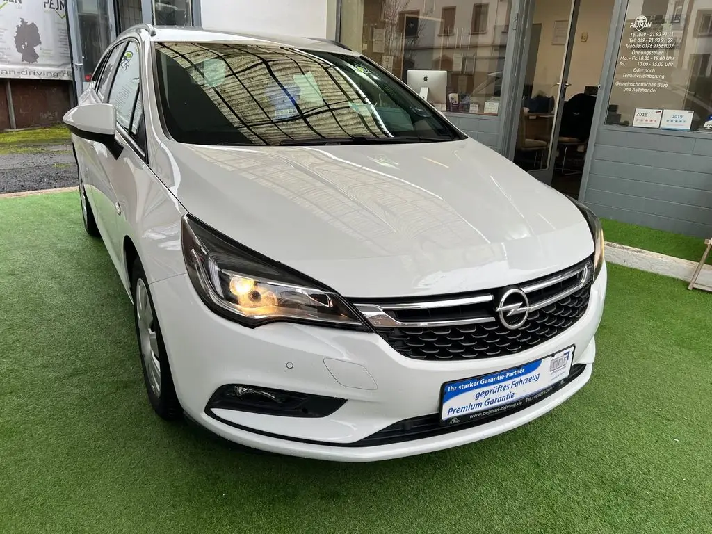 Photo 1 : Opel Astra 2017 Essence