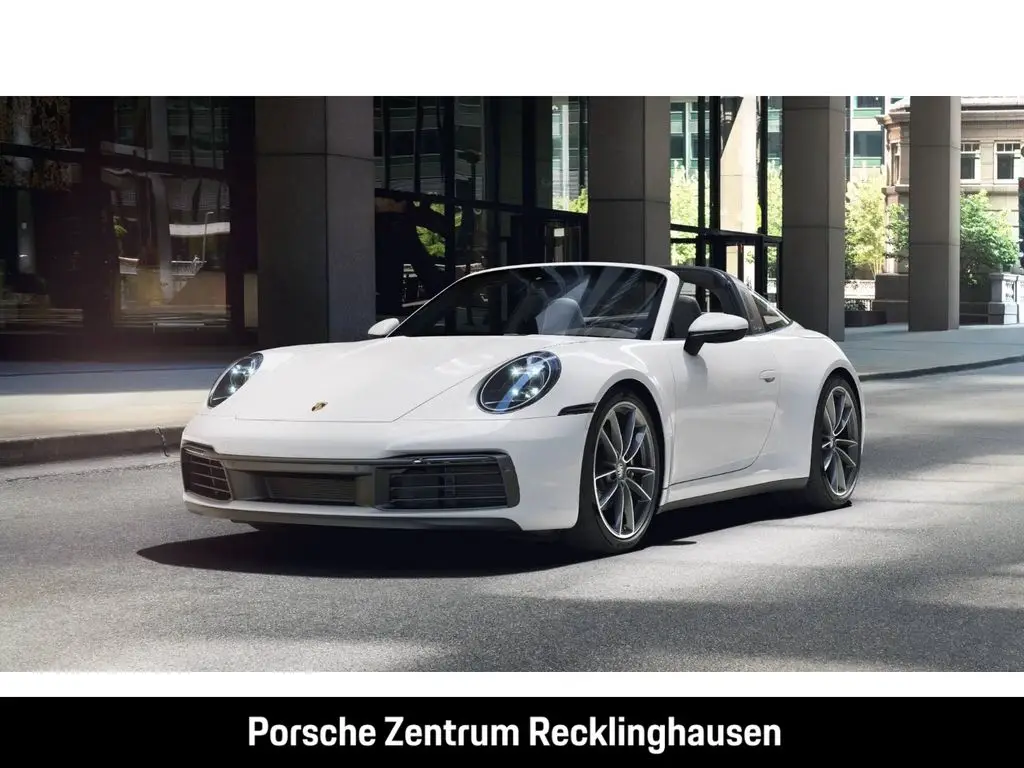 Photo 1 : Porsche 992 2022 Essence