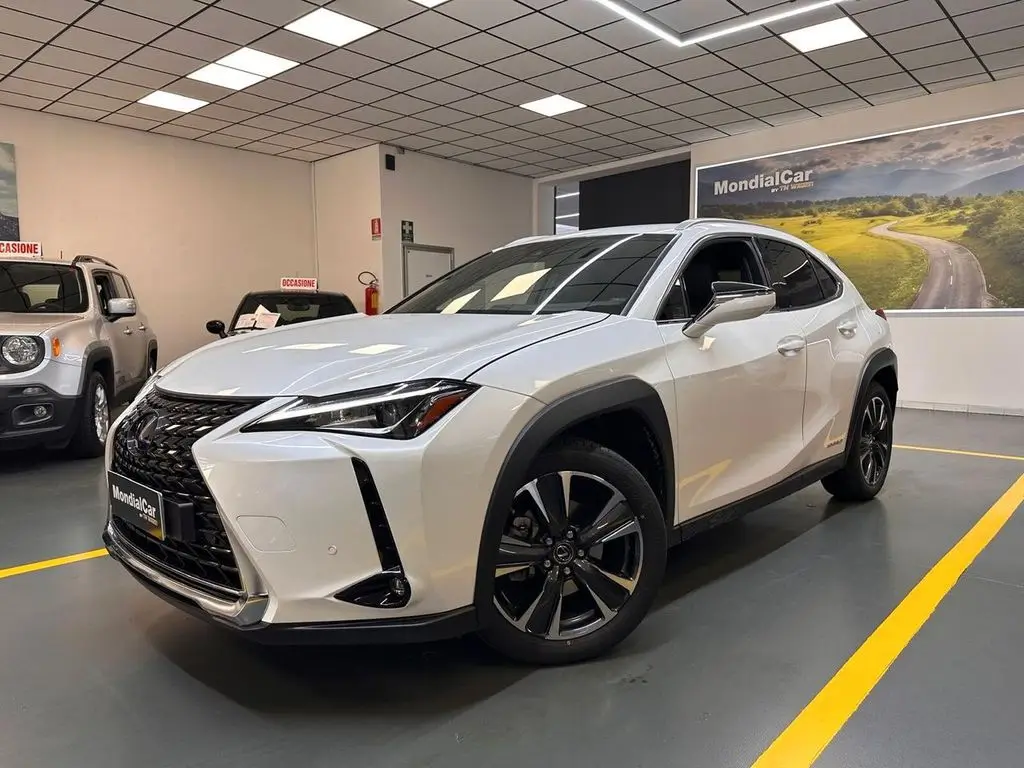 Photo 1 : Lexus Ux 2020 Hybride