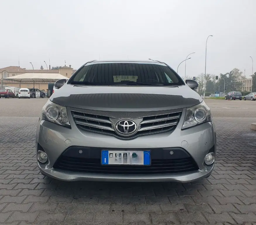 Photo 1 : Toyota Avensis 2015 Diesel