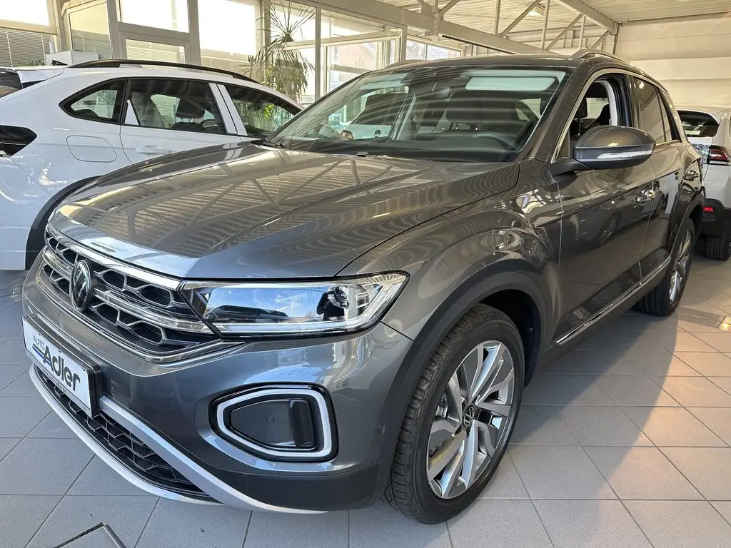 Photo 1 : Volkswagen T-roc 2022 Essence