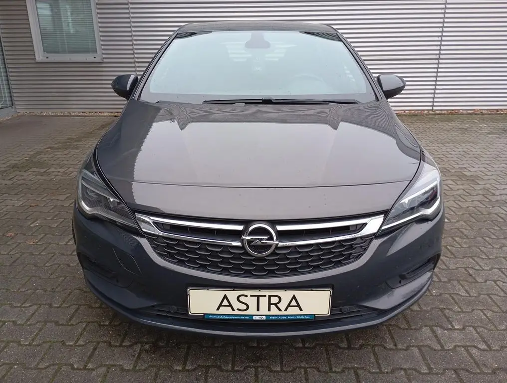 Photo 1 : Opel Astra 2015 Petrol