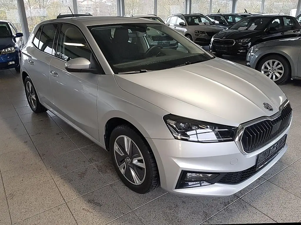 Photo 1 : Skoda Fabia 2023 Petrol