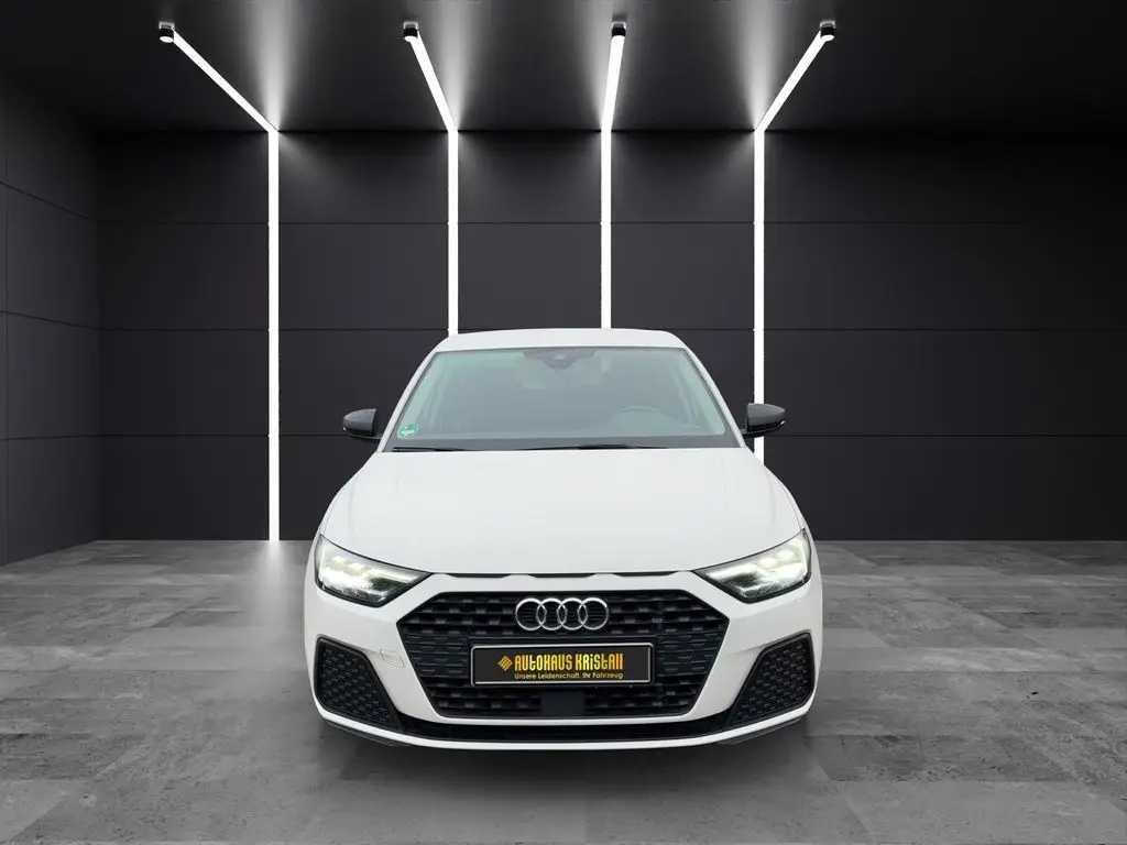 Photo 1 : Audi A1 2018 Essence