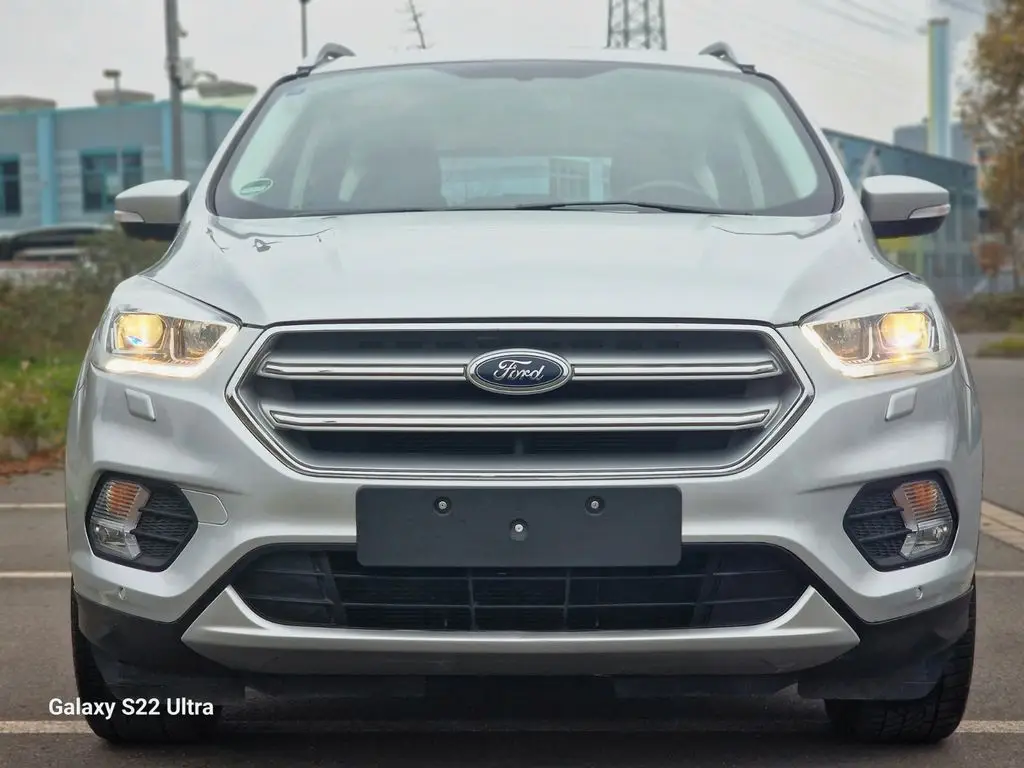 Photo 1 : Ford Kuga 2018 Petrol