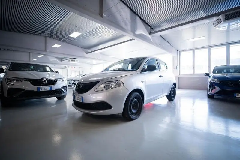 Photo 1 : Lancia Ypsilon 2019 Petrol