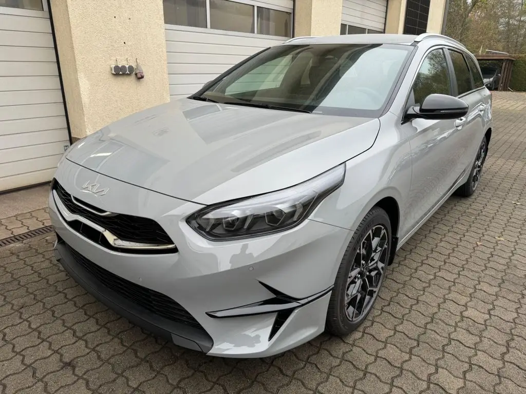 Photo 1 : Kia Ceed 2024 Petrol