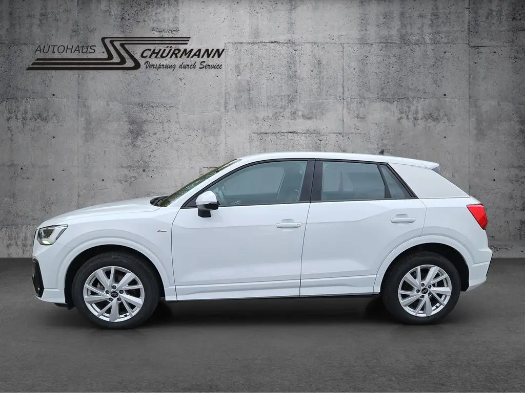 Photo 1 : Audi Q2 2023 Essence