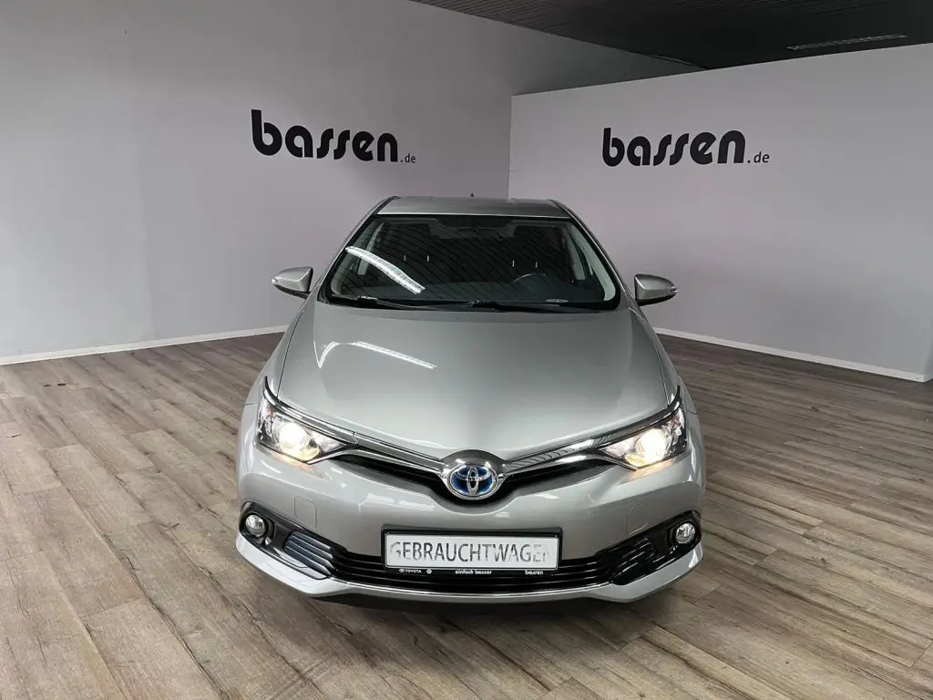 Photo 1 : Toyota Auris 2016 Hybride