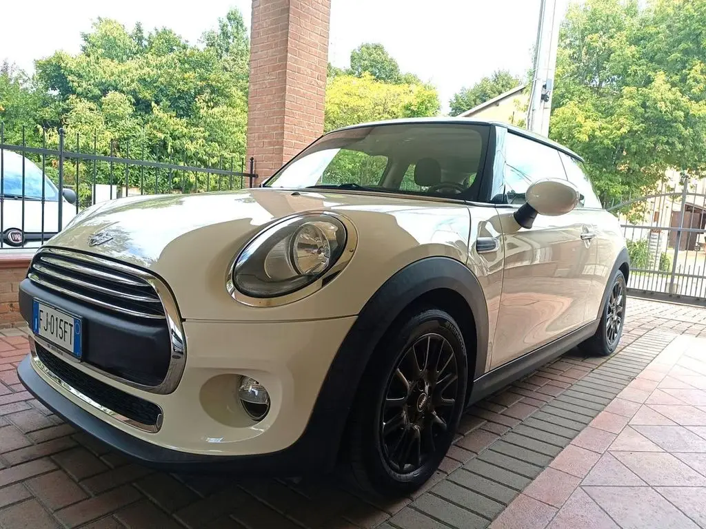 Photo 1 : Mini One 2017 Diesel