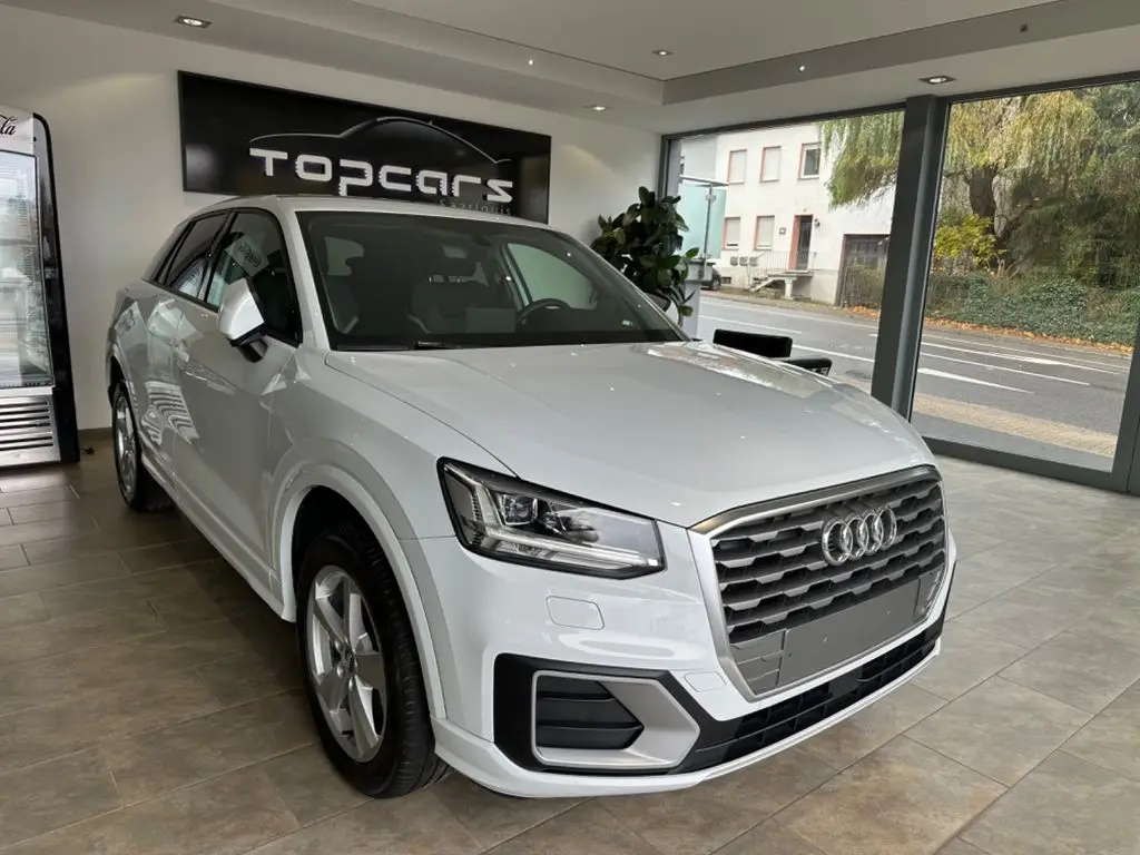 Photo 1 : Audi Q2 2018 Petrol