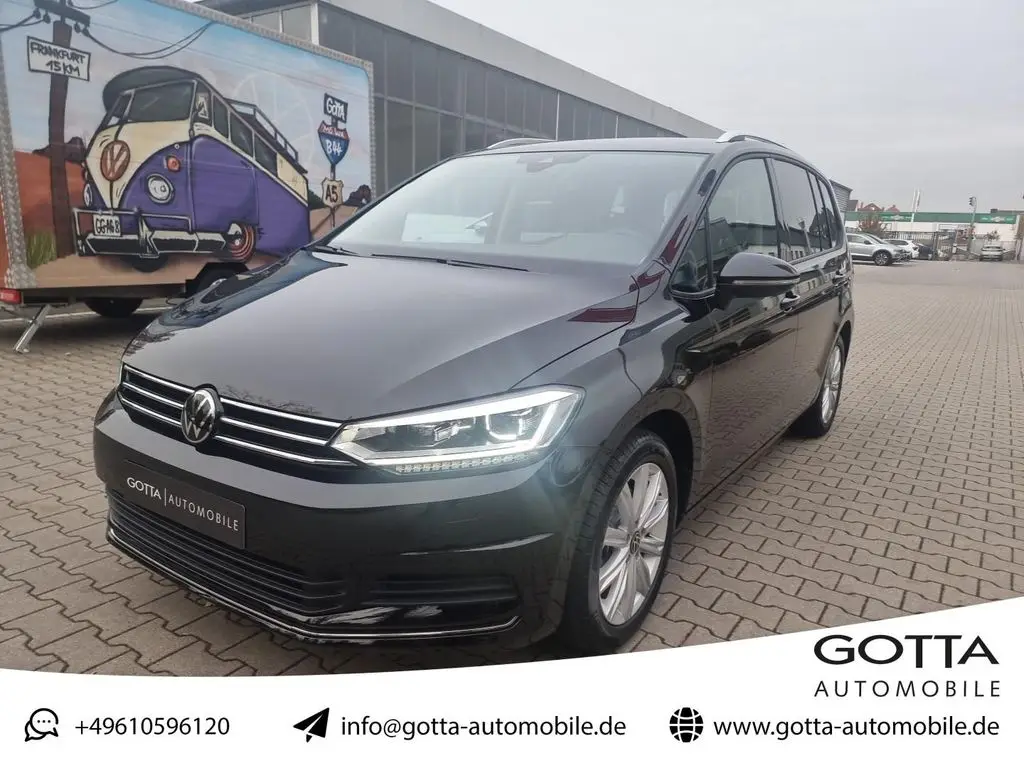 Photo 1 : Volkswagen Touran 2024 Essence