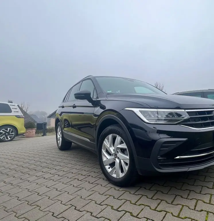 Photo 1 : Volkswagen Tiguan 2021 Essence