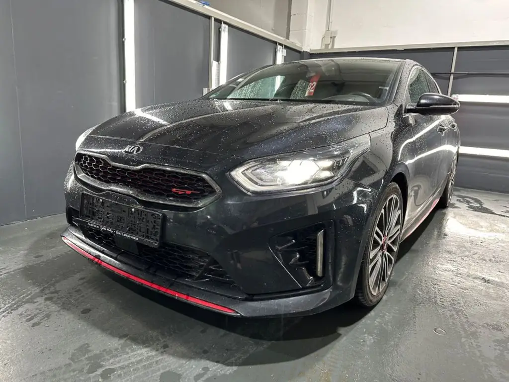 Photo 1 : Kia Proceed 2018 Petrol