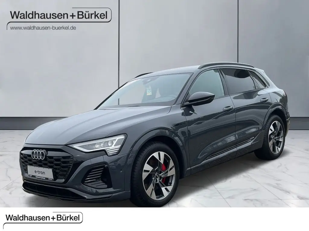 Photo 1 : Audi Q8 2024 Non renseigné