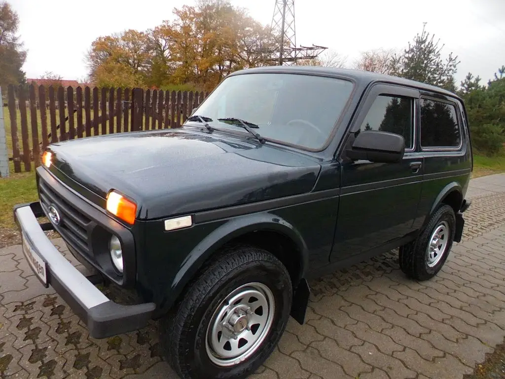 Photo 1 : Lada Niva 2020 Petrol