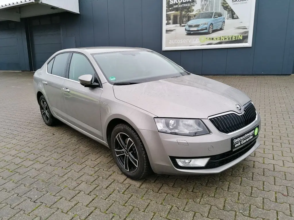 Photo 1 : Skoda Octavia 2015 Petrol