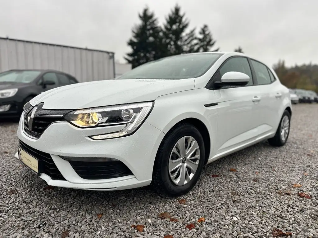 Photo 1 : Renault Megane 2019 Essence