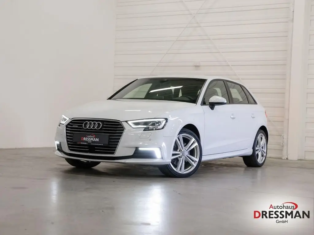 Photo 1 : Audi A3 2019 Hybrid