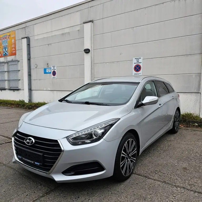 Photo 1 : Hyundai I40 2016 Diesel