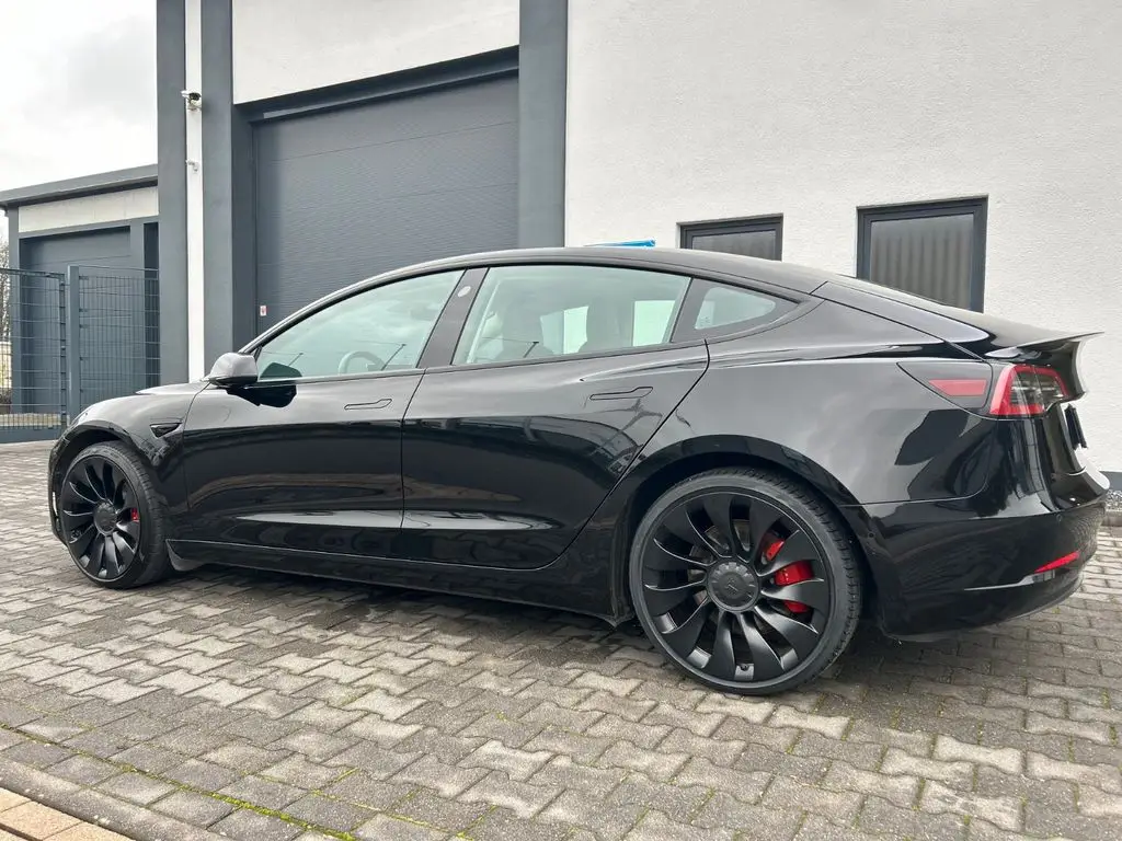 Photo 1 : Tesla Model 3 2021 Non renseigné