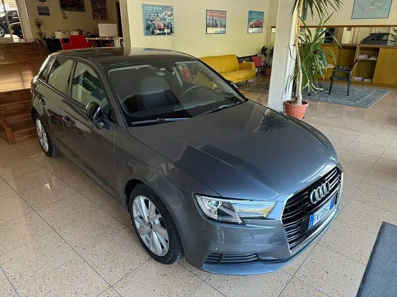 Photo 1 : Audi A3 2019 Diesel