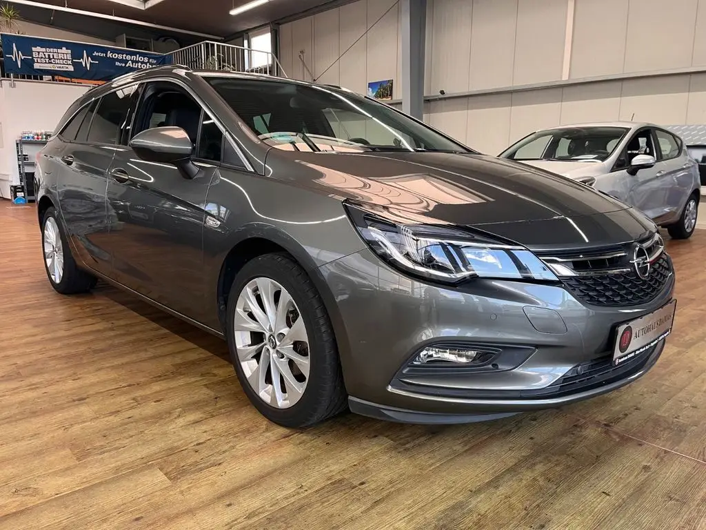 Photo 1 : Opel Astra 2018 Essence