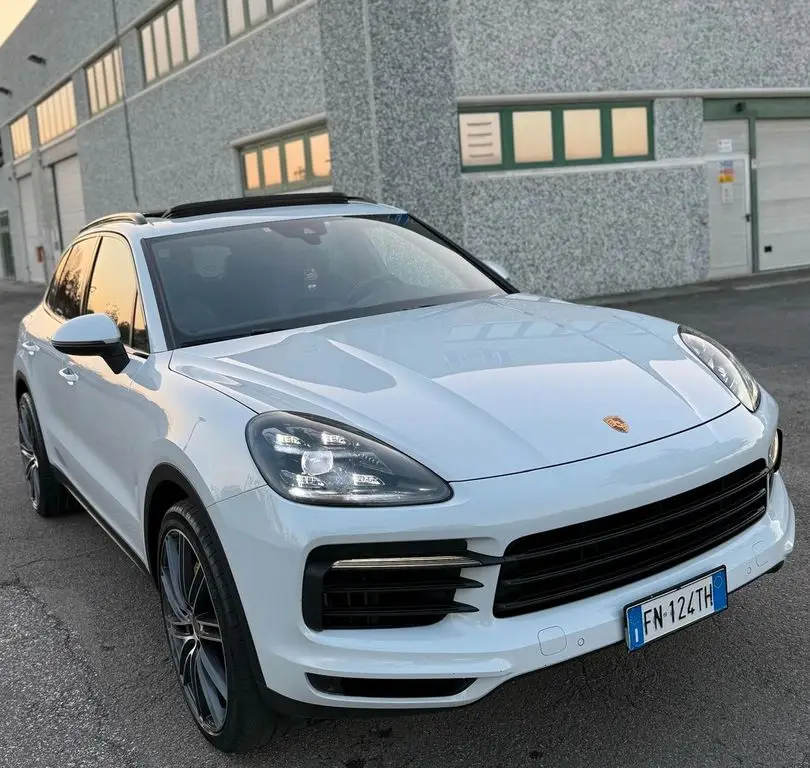 Photo 1 : Porsche Cayenne 2018 Petrol