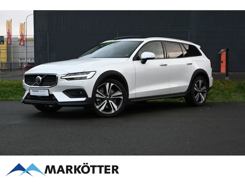 Photo 1 : Volvo V60 2024 Essence