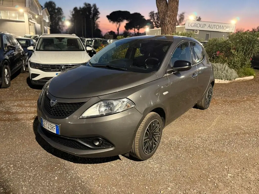 Photo 1 : Lancia Ypsilon 2021 Hybride