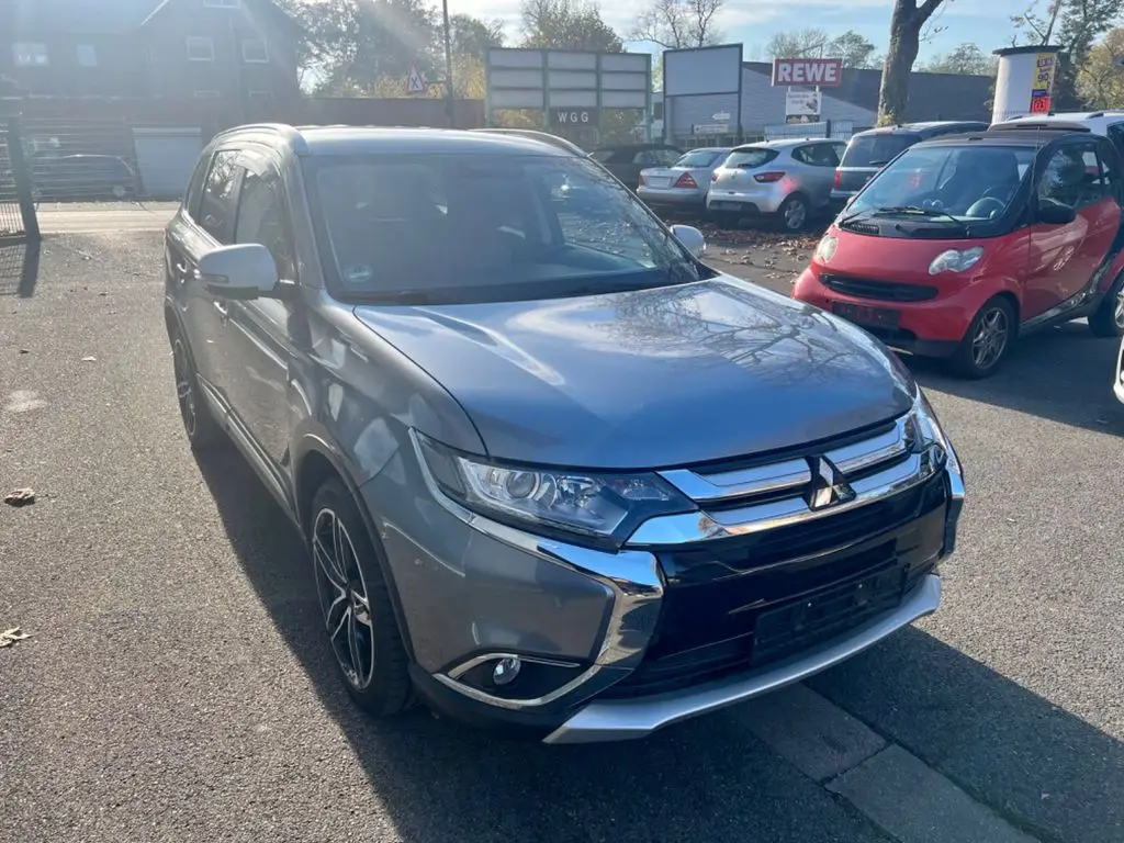 Photo 1 : Mitsubishi Outlander 2016 Petrol