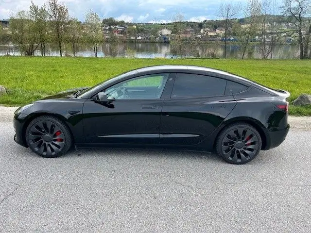 Photo 1 : Tesla Model 3 2022 Non renseigné