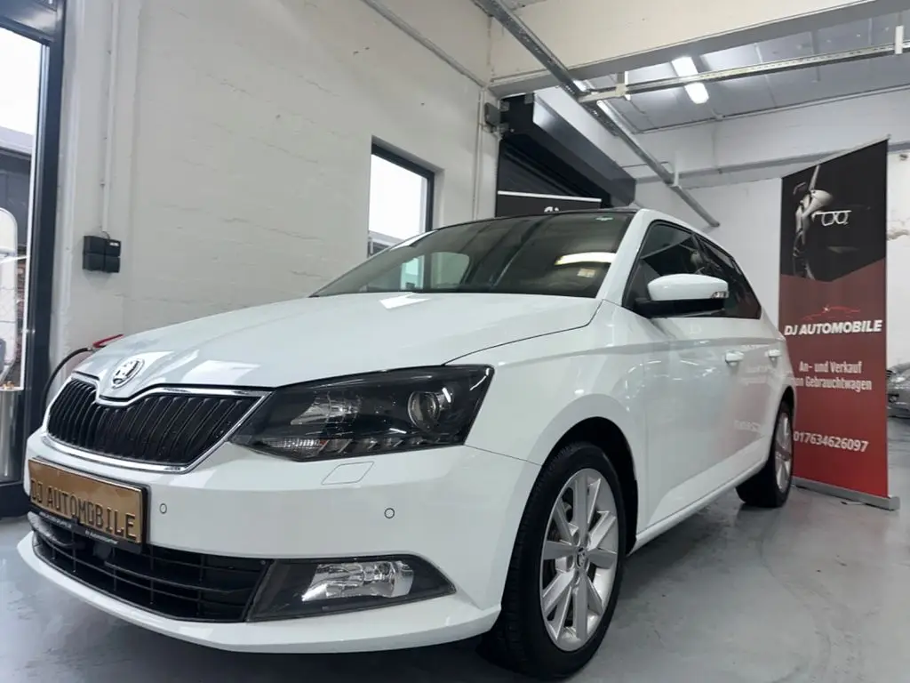 Photo 1 : Skoda Fabia 2017 Essence