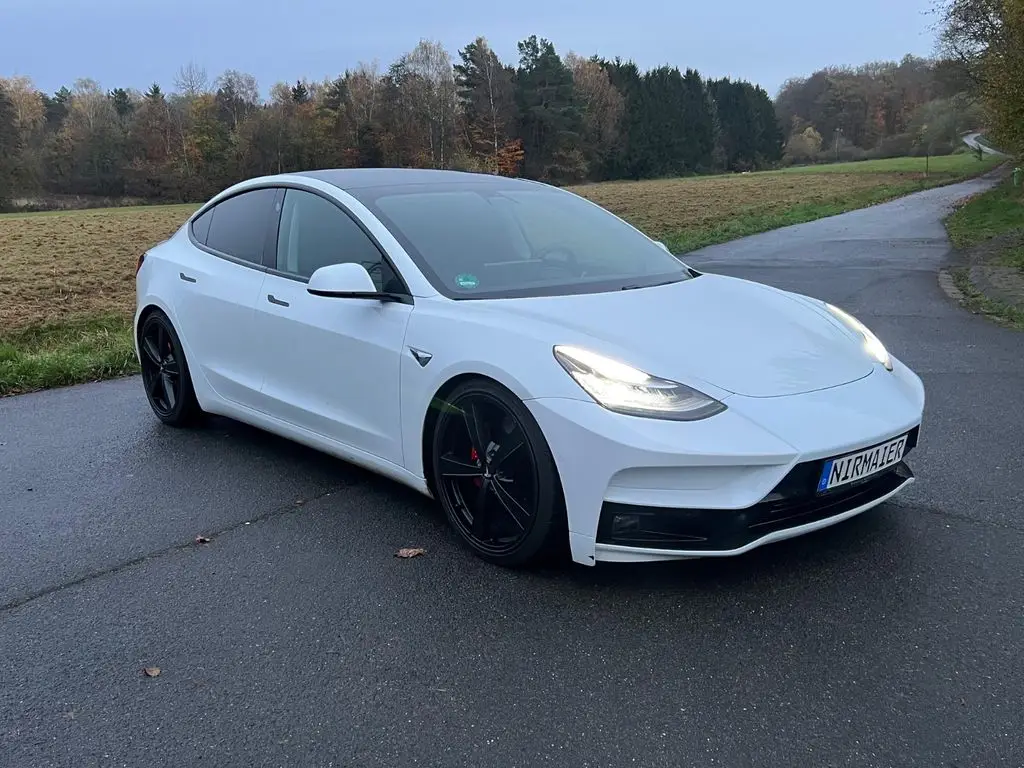 Photo 1 : Tesla Model 3 2019 Non renseigné