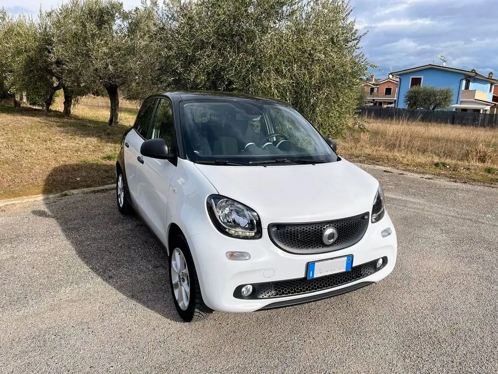 Photo 1 : Smart Forfour 2016 Petrol