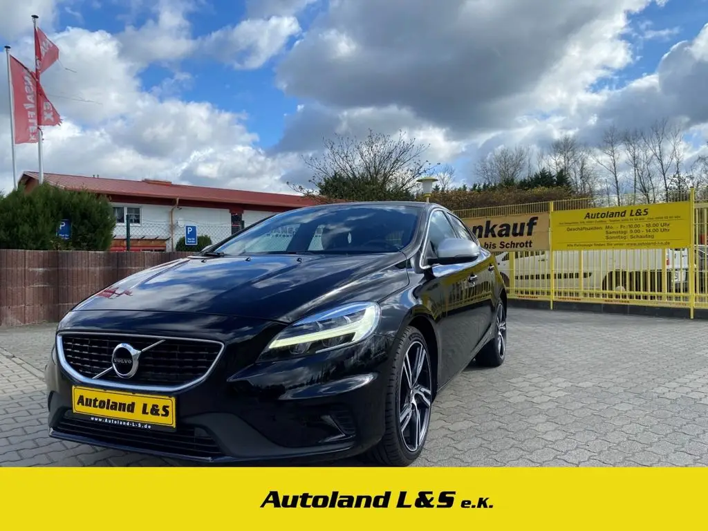 Photo 1 : Volvo V40 2019 Diesel