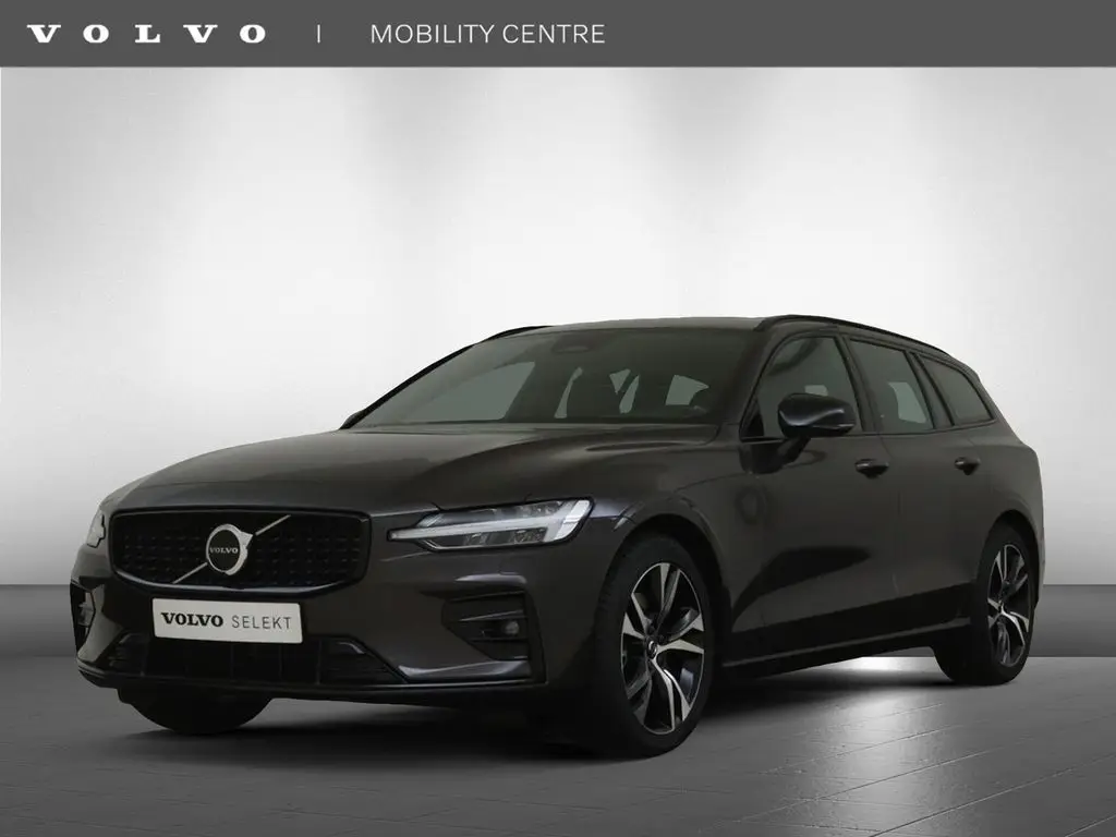 Photo 1 : Volvo V60 2023 Petrol