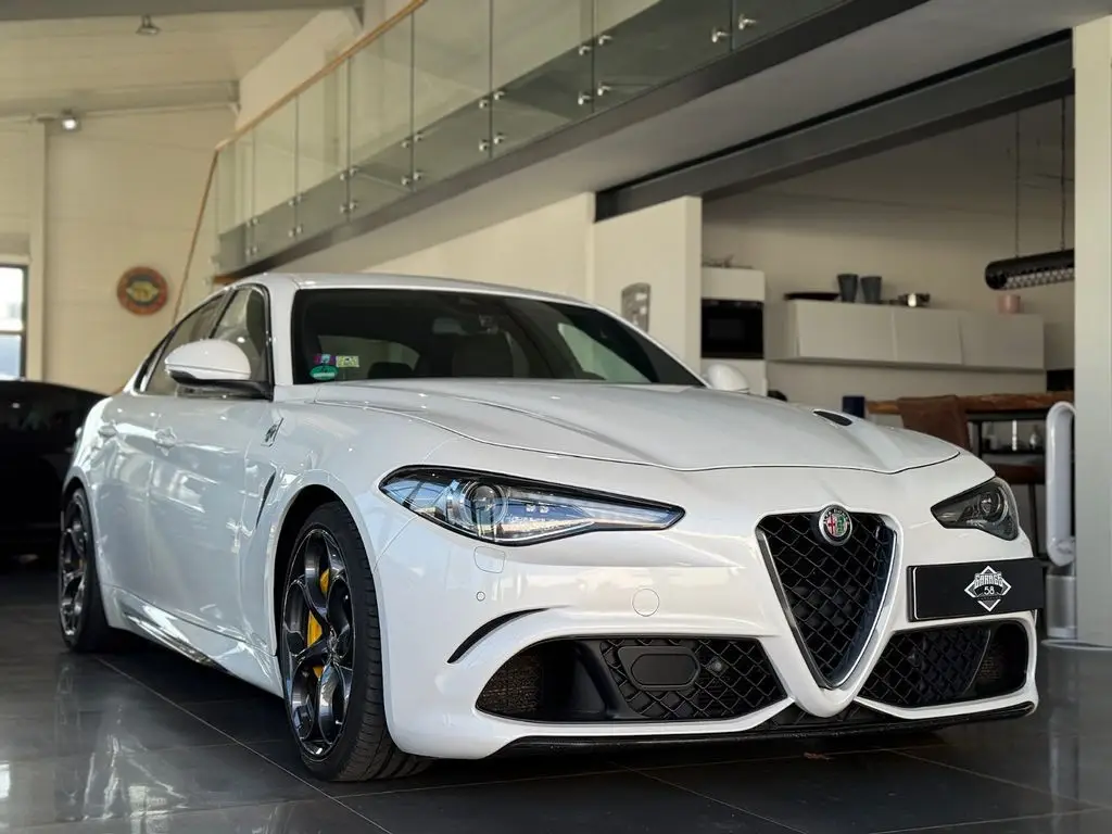 Photo 1 : Alfa Romeo Giulia 2020 Petrol