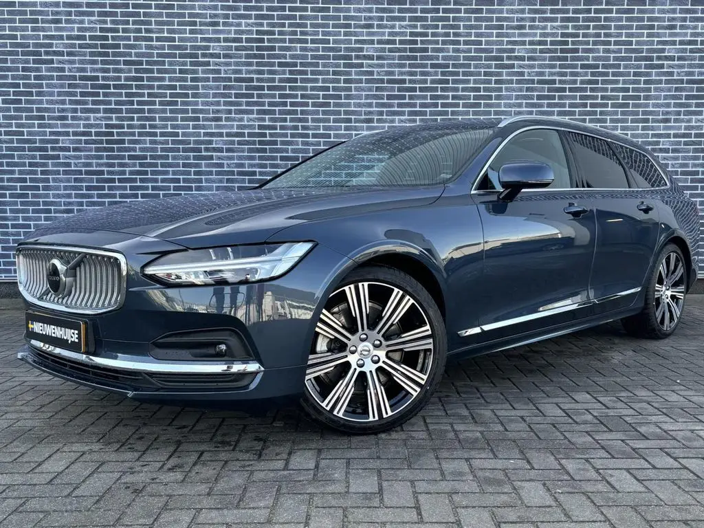 Photo 1 : Volvo V90 2023 Essence