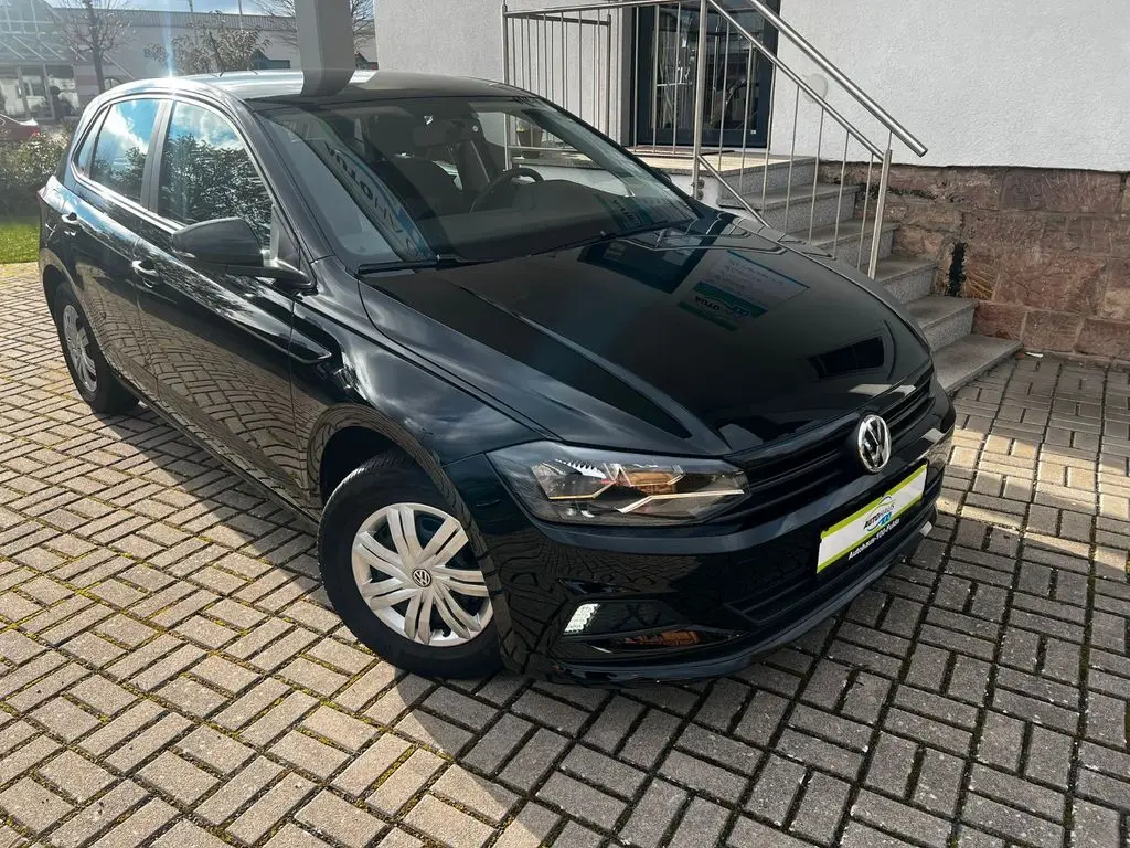 Photo 1 : Volkswagen Polo 2018 Petrol