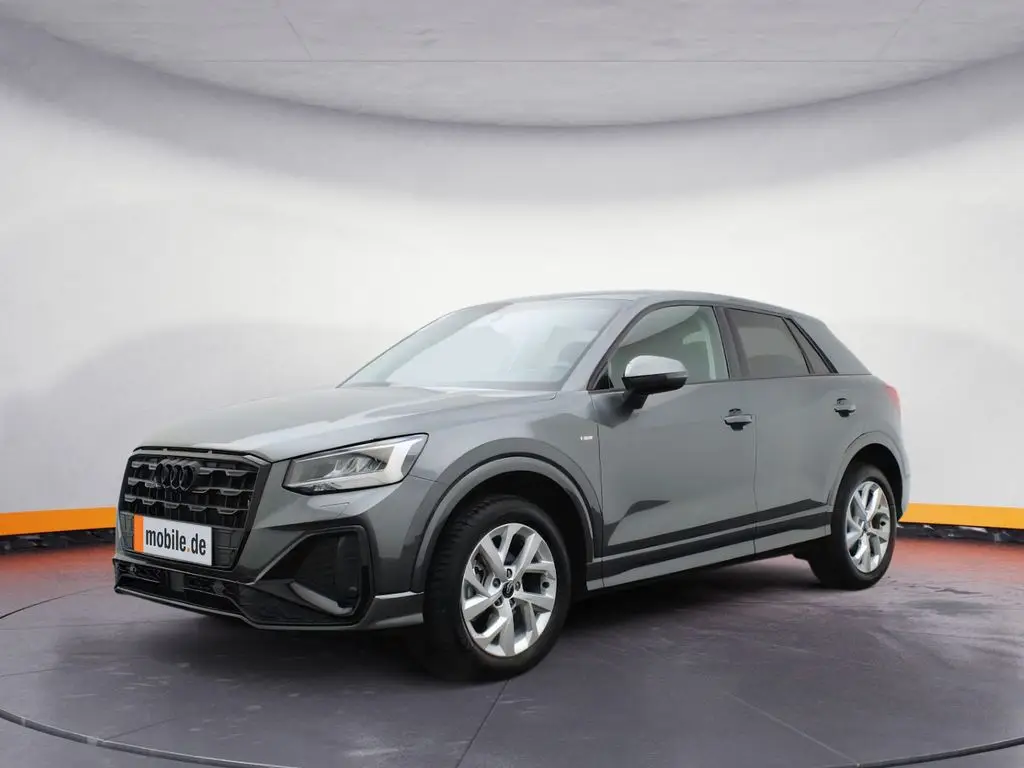 Photo 1 : Audi Q2 2023 Petrol