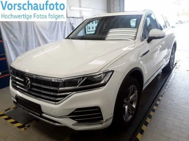 Photo 1 : Volkswagen Touareg 2021 Hybrid