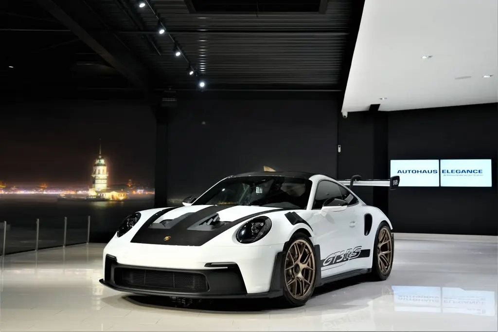 Photo 1 : Porsche 992 2023 Essence