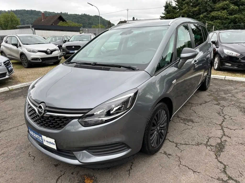 Photo 1 : Opel Zafira 2019 Essence