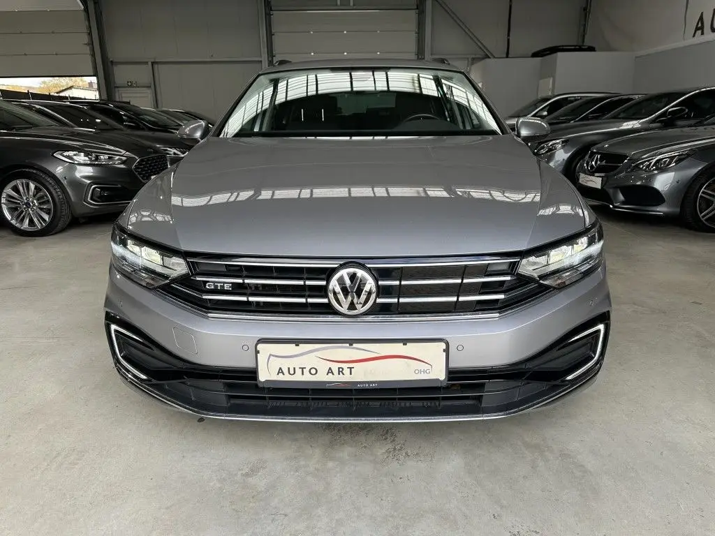 Photo 1 : Volkswagen Passat 2020 Hybrid