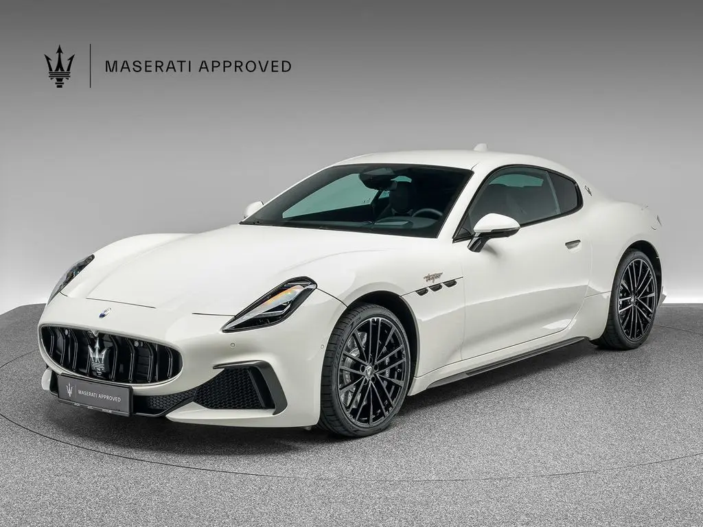 Photo 1 : Maserati Granturismo 2023 Petrol