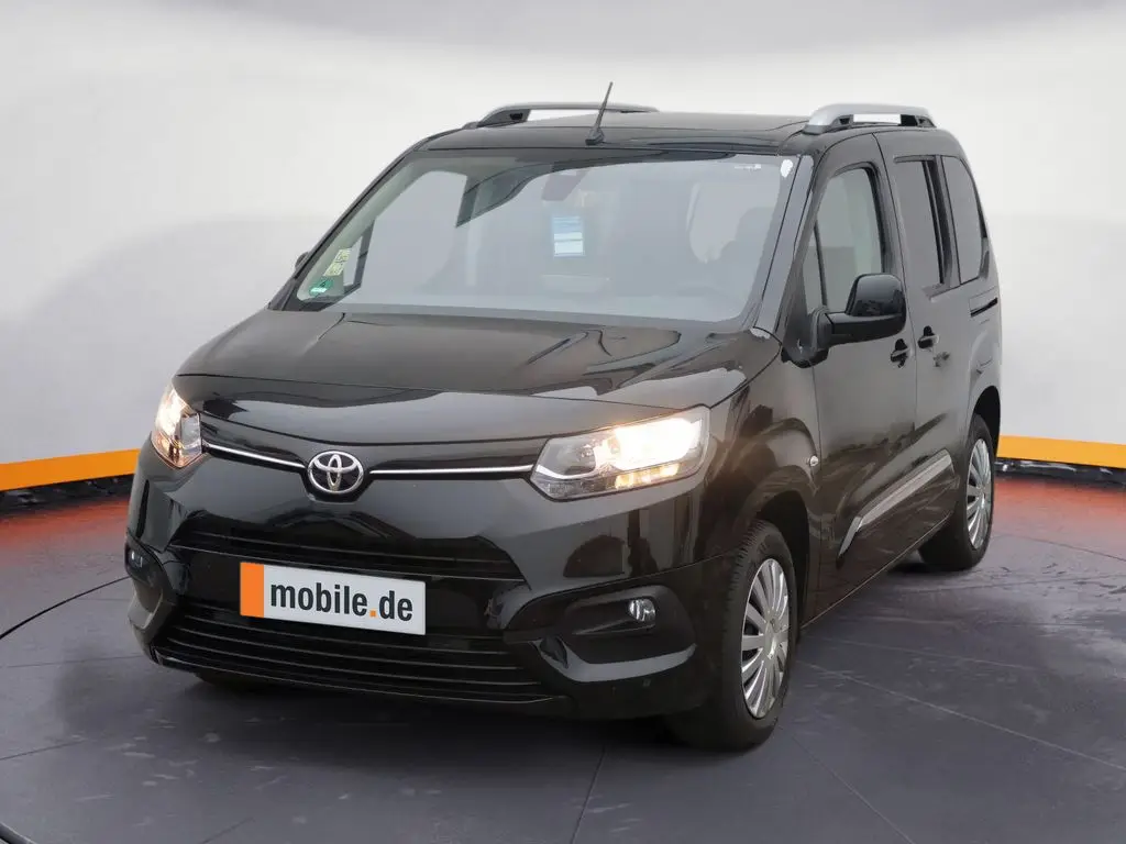 Photo 1 : Toyota Proace 2021 Petrol