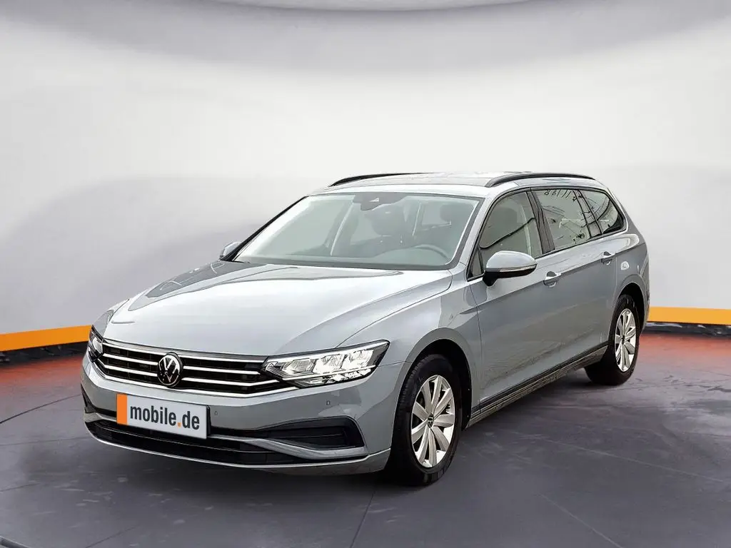 Photo 1 : Volkswagen Passat 2022 Essence